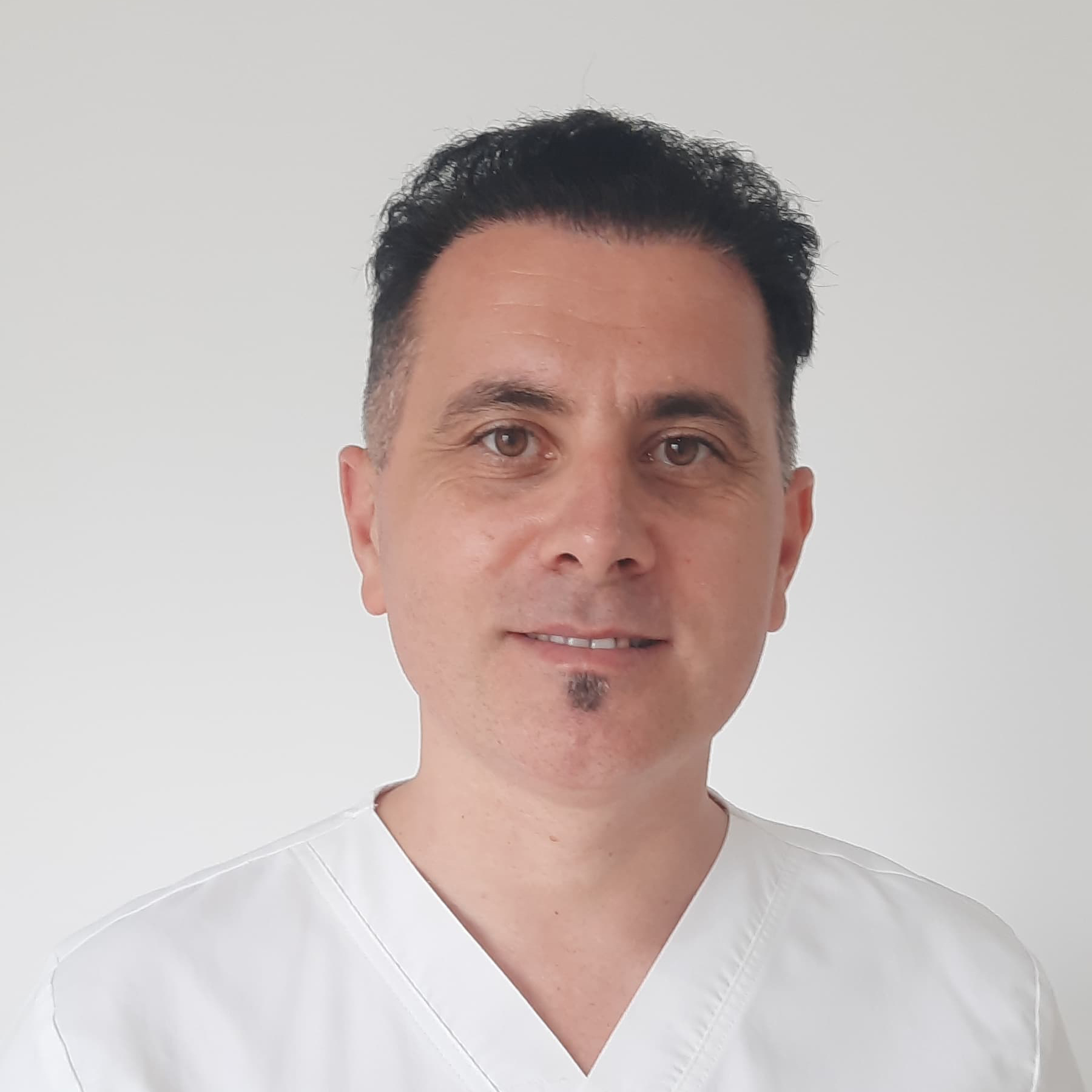 Dr. Răzvan Cojocaru